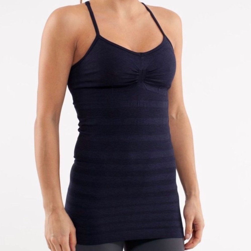 Lululemon Ebb & Flow Yoga Tank Deep Indigo
Navy Blue
